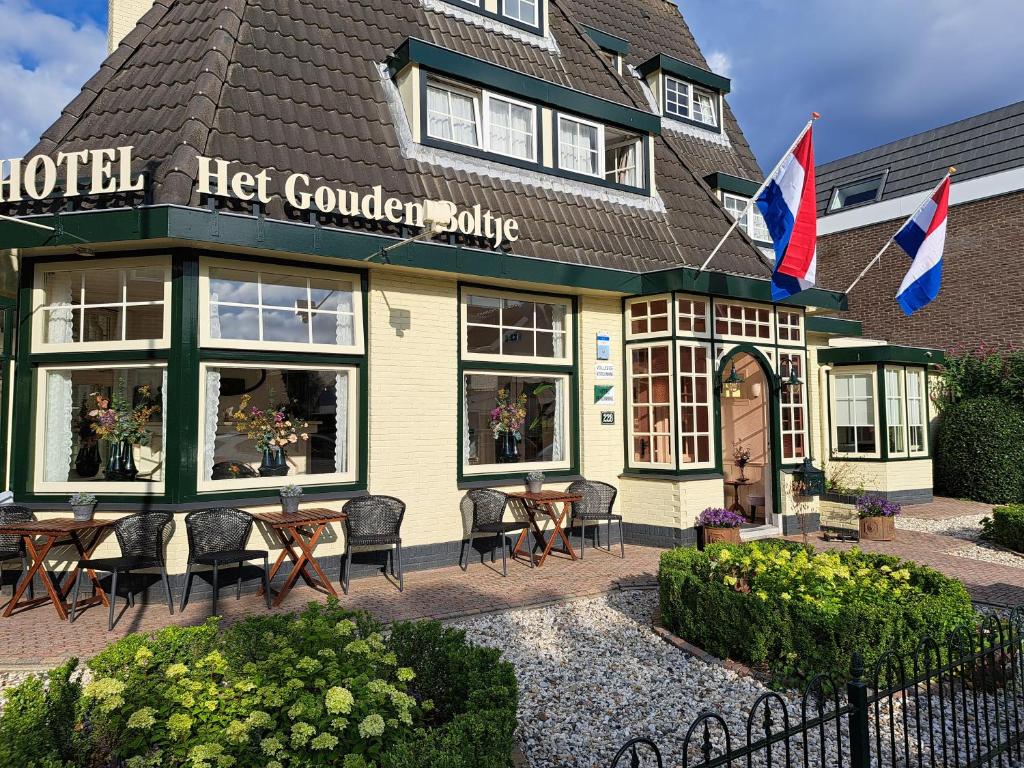 Hotel The Golden Bolt - House Rules and Special Considerations