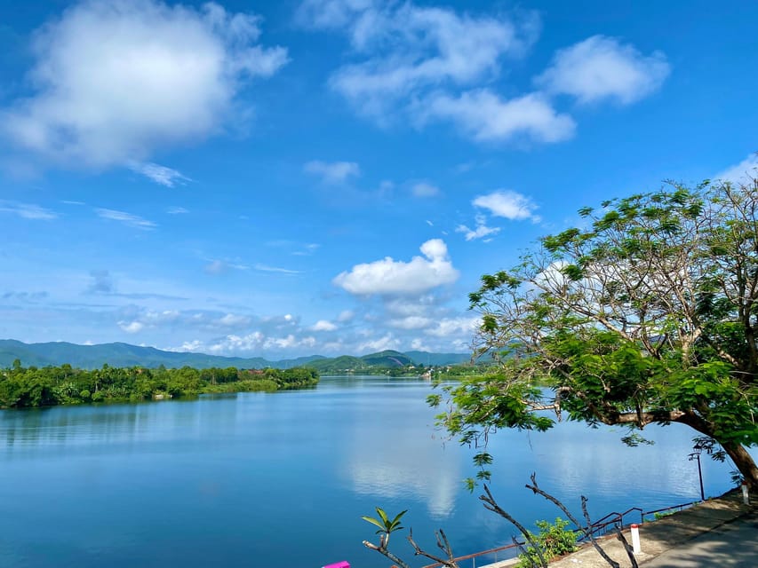 Hue Half Day Tour: Perfume River, Imperial Citadel, Market - Hue Citadel Exploration