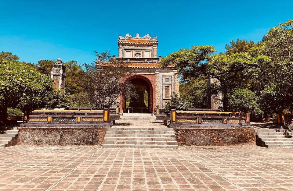 Hue: Imperial City, Tombs by Car and English Speaking Driver - Preparation and Guidelines