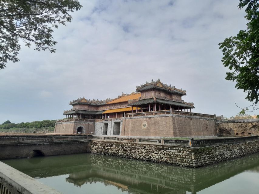 Hue:Deluxe Walking Tour to Imperial City and Dong Ba Market - Booking and Cancellation Policies