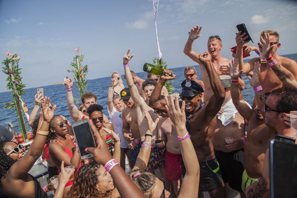 Ibiza: Hot Boat Party With Open Bar - Age Requirement