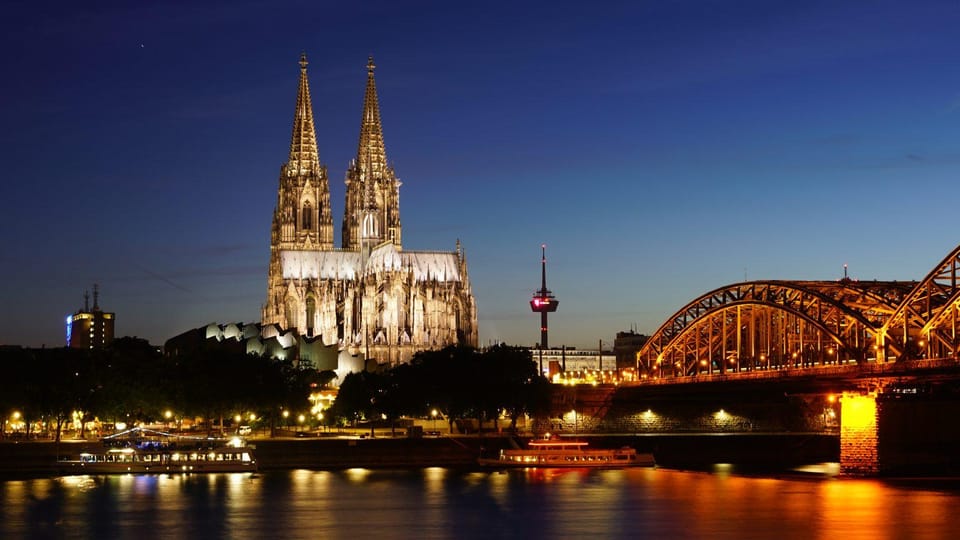 Inspiring Sites of Cologne – Walking Tour for Couples - Romantic Ambiance