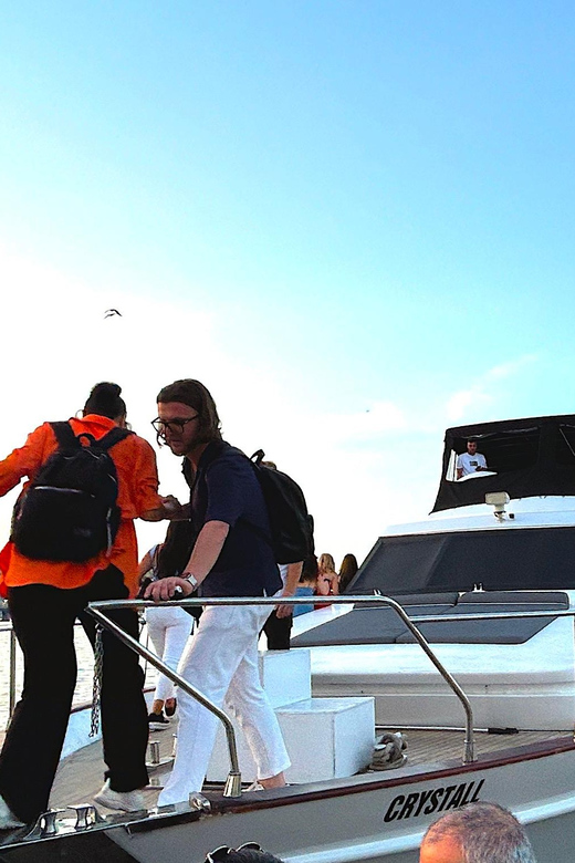 Istanbul: Bosphorus Cruise by Yacht at Daytime or Sunset - Meeting Point and Access