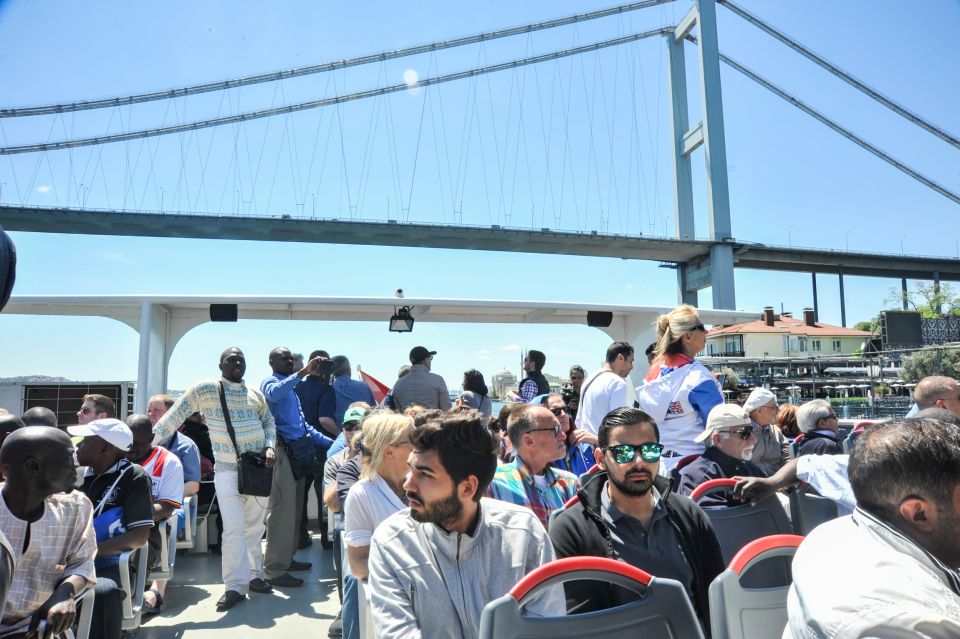 Istanbul: Bosphorus Cruise W/Audio Guide and Sunset Option - Audio Guide Features