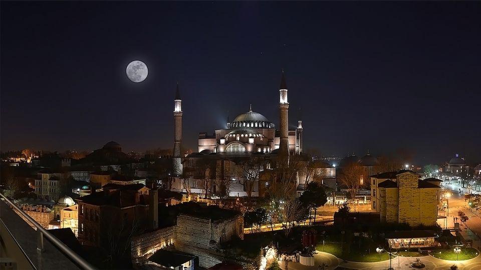 Istanbul: In the Footsteps of Stories Hagia Sophia Tour - Meeting Point and Logistics