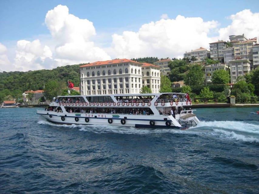 Istanbul Modern City Tour With Bosphorus Boat & Dolmabahce - Exploring the Asian Side