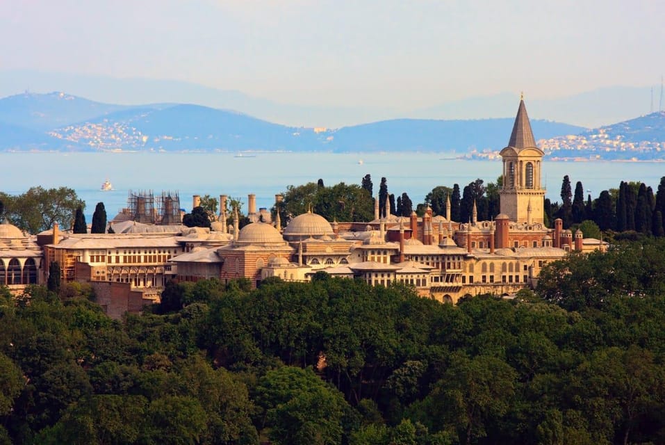 Istanbul: Old City Walk, Topkapi Palace & Bosphorus Cruise - Meeting Points and Logistics