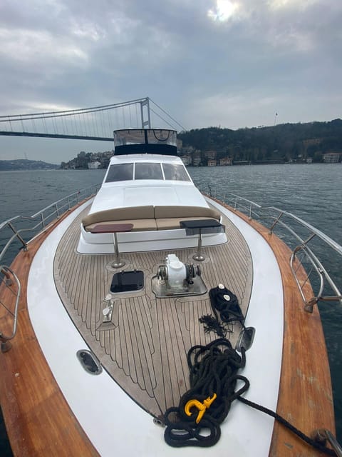 Istanbul Private Luxury Yacht on Bosphorus 22 Meter(72 Feet) - Onboard Amenities and Services