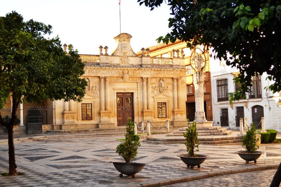 Jerez: Historic Center Guided Tour - Booking and Availability