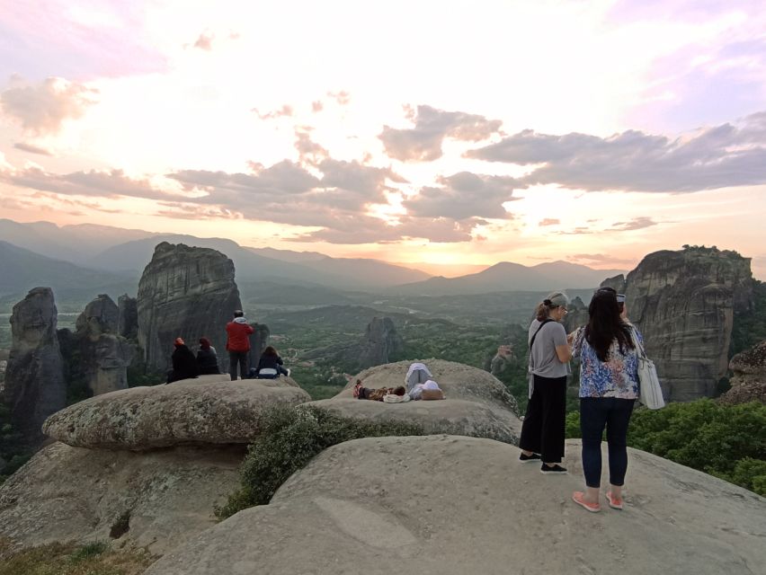 Kalabaka: Meteora Monasteries Private Tour With Photo Stops - What to Bring