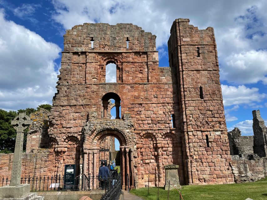 Kingdoms & Keeps: From Holy Island to Harry Potter - Insights Into Dunbar Castle