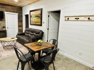 Knotty Squirrel Cabins - Policies and Important Information