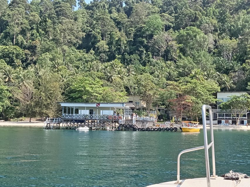 Kota Kinabalu: Rainbow Island Ferry Tickets With Lunch - Customer Reviews and Ratings