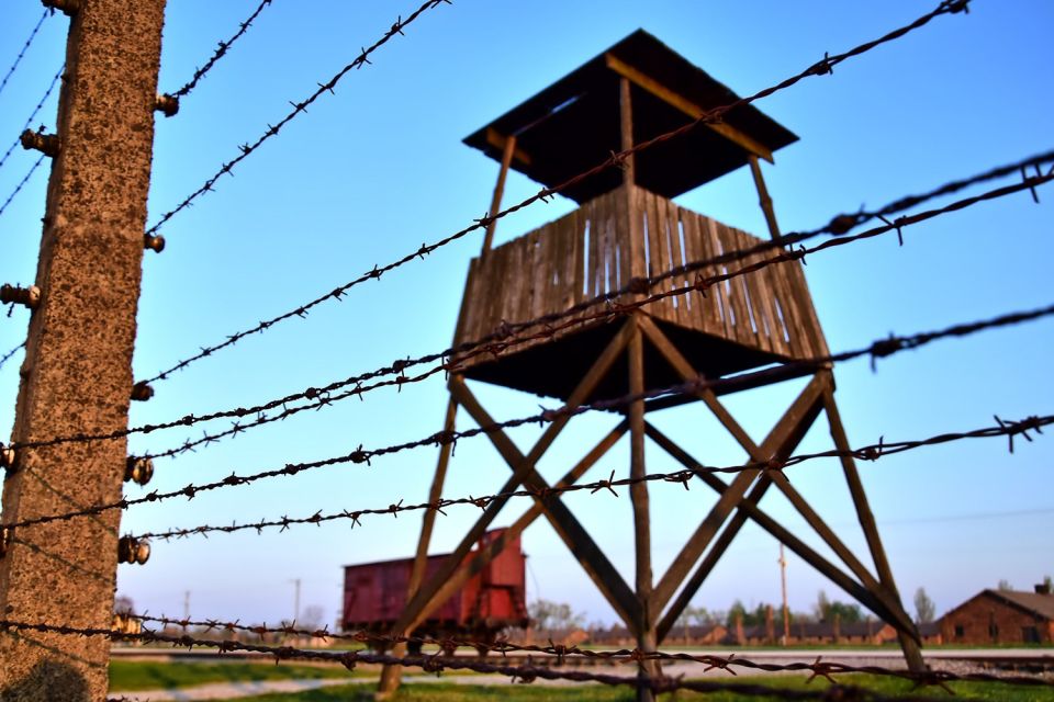 Kraków: Auschwitz-Birkenau & Salt Mine Full-Day Guided Tour - Booking and Cancellation Policy