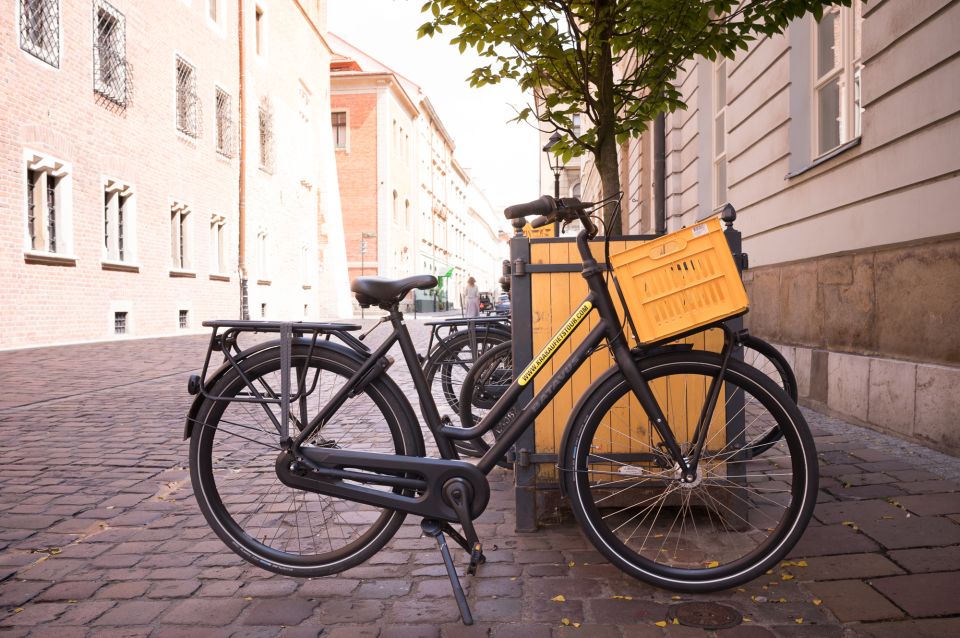 Krakow: Bike Tour of Old Town, Jewish Quarter and the Ghetto - Inclusions and What to Expect