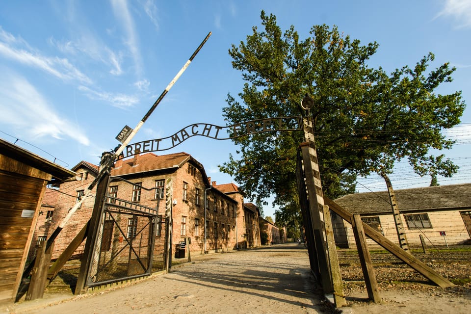 Kraków: Private Transport to the Auschwitz-Birkenau Museum - Important Participant Information