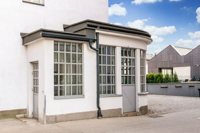 Krakow: Schindlers Factory Skip-the-Line Ticket - Accessibility Features