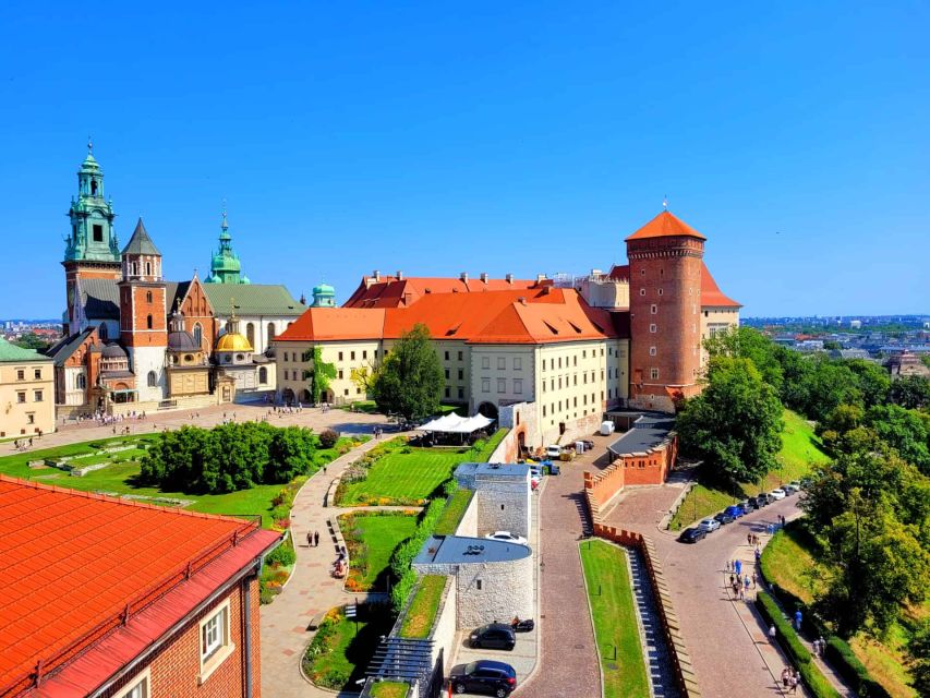 Krakow: Wawel Castle Crown Treasury Tour With Guide - Nearby Attractions