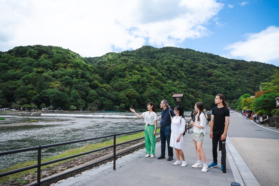 Kyoto: Arashiyama Walking Tour With Local Guide - Tour Experience and Inclusions