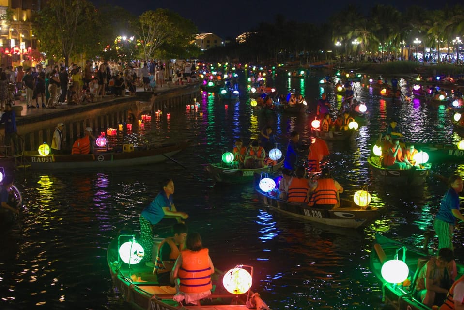 Lantern Release and Night River Boat Experience in Hoi An - What to Expect