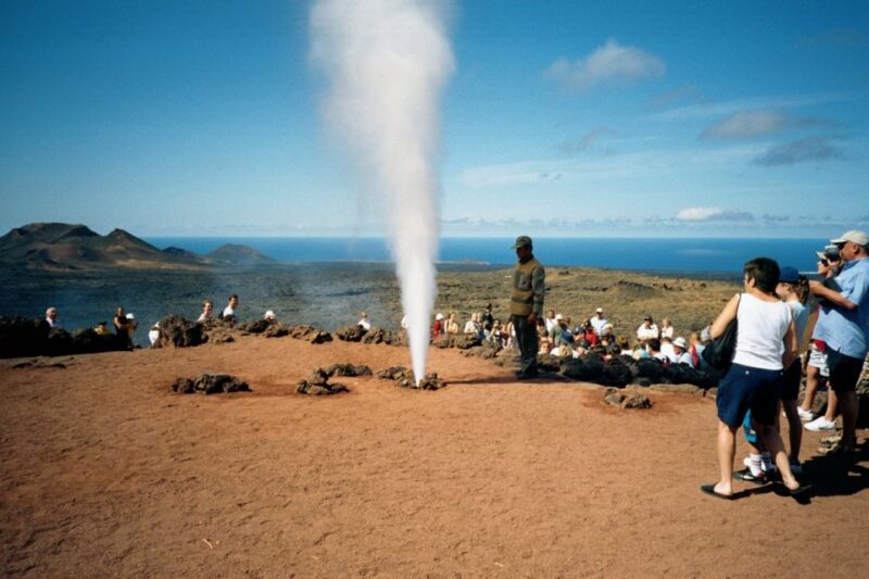 Lanzarote: Full Day Bus Tour With Scenic Views - Geothermal Wonders of Timanfaya