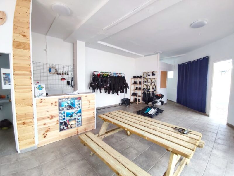 Lanzarote: Intro to Diving Experience for Beginners - Age and Health Restrictions