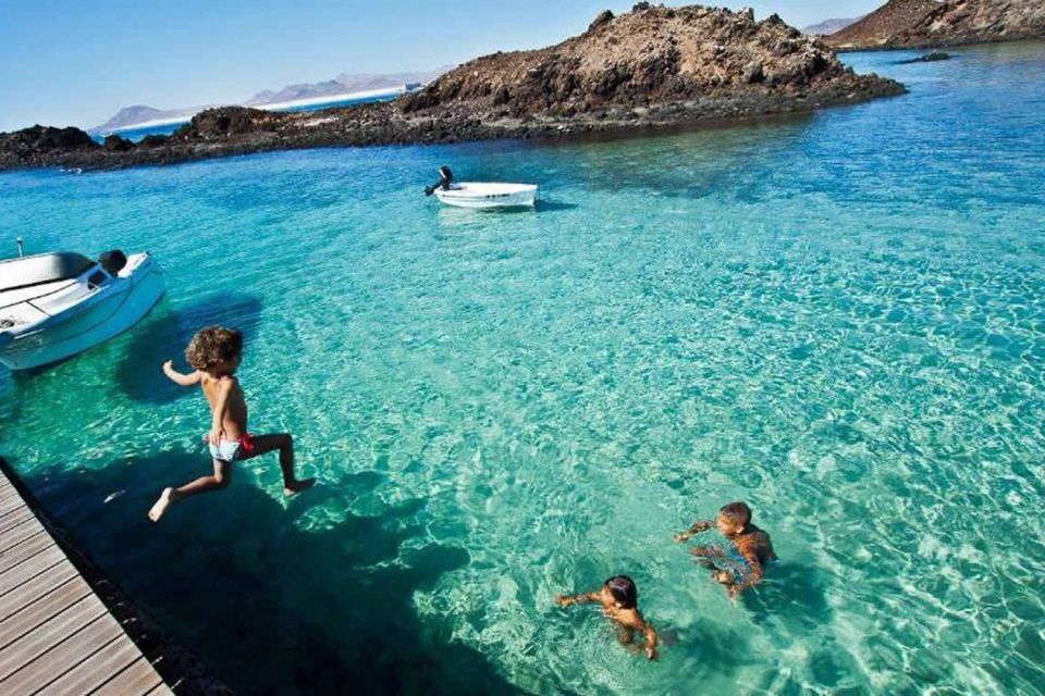 Lanzarote: Lobos Island Half-Day Dolphin Watching Trip - Picnic and Refreshments