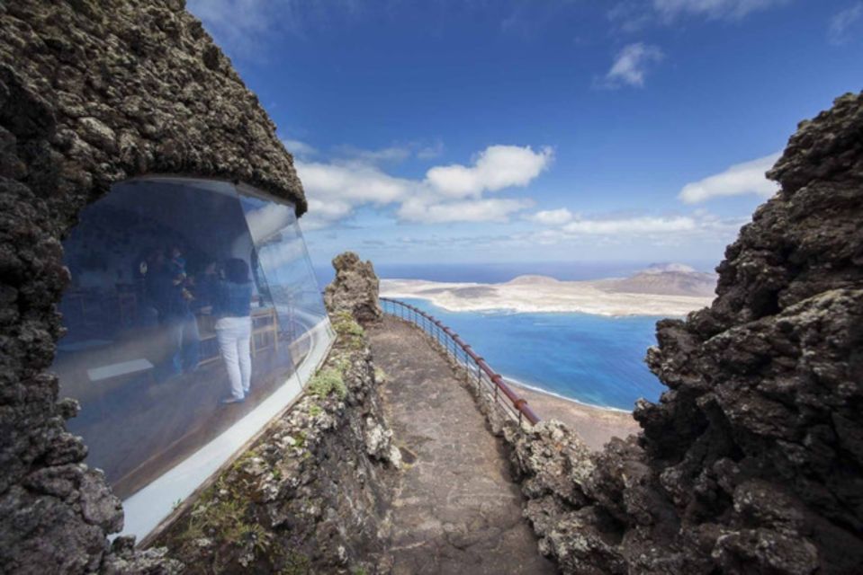 Lanzarote: Volcanic Landscapes Tour With Panoramic Views - Exploring Volcanic Landscapes