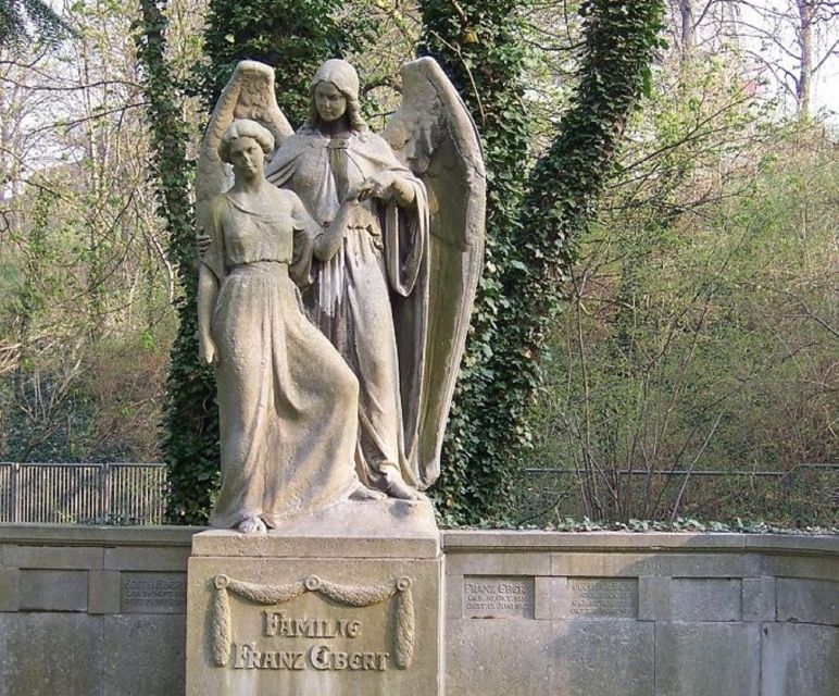 Leipzig: Guided Tour of the Southern Cemetery - Booking and Cancellation Policy