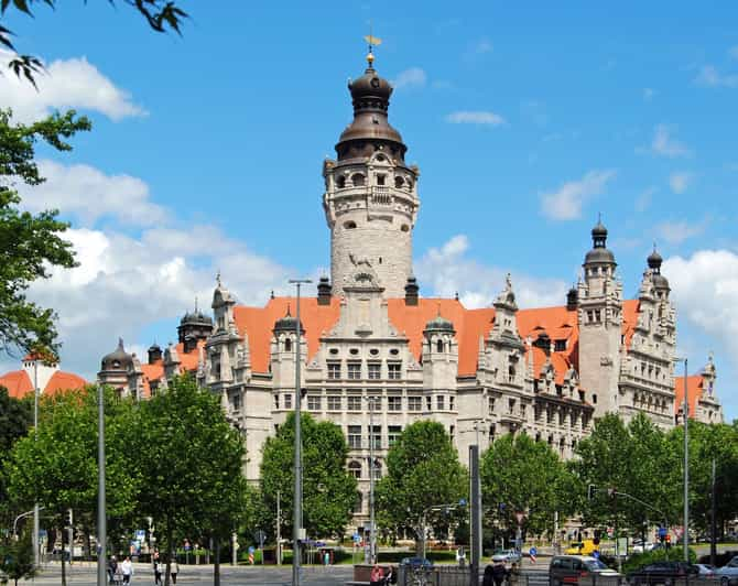 Leipzig: Guided Tour Through the New Town Hall - Accessibility Considerations