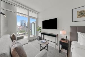 Level Chicago - Fulton Market - Special Features and Discounts