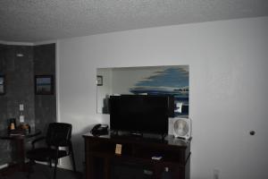 Lighthouse Cove Inn - Nearby Attractions