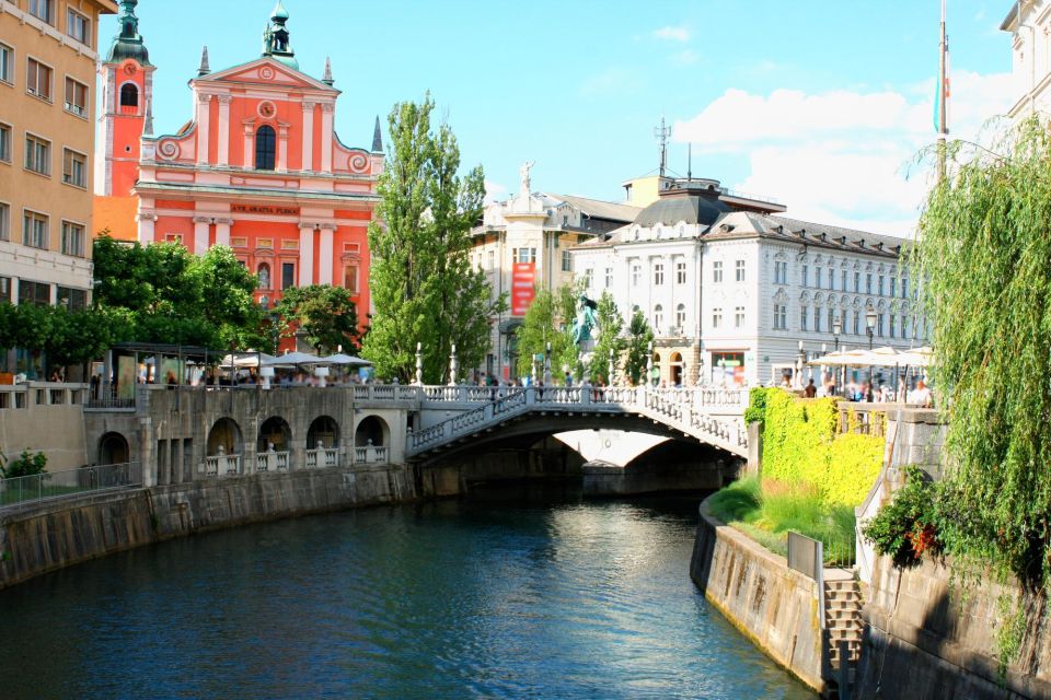 Ljubljana: Private Architecture Tour With a Local Expert - Practical Tips for Tour Participants