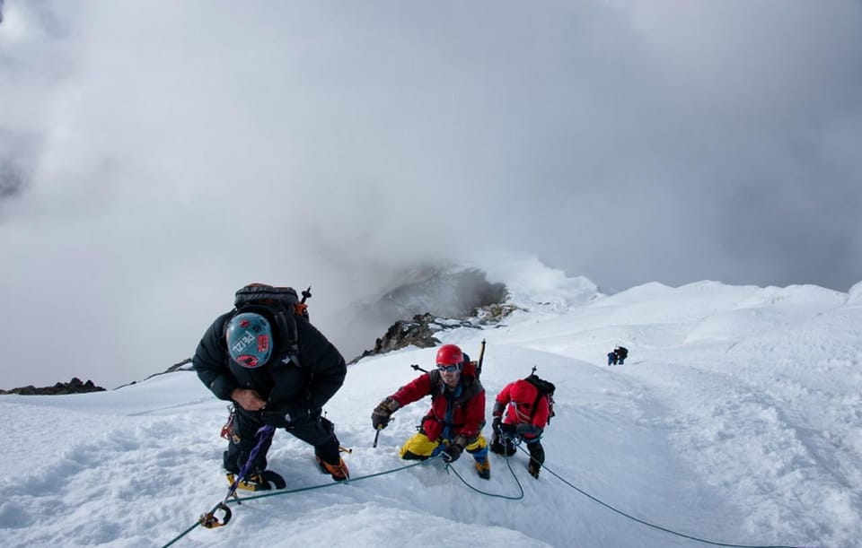 Lobuje West Peak Climbing - Best Time to Climb