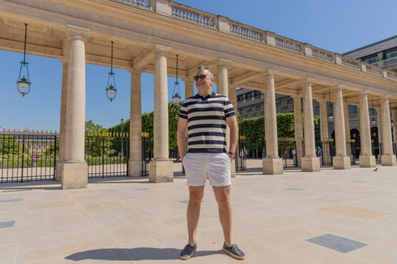 Louvre Area Photo Shoot by Paris Photographer - Preparing for the Photoshoot
