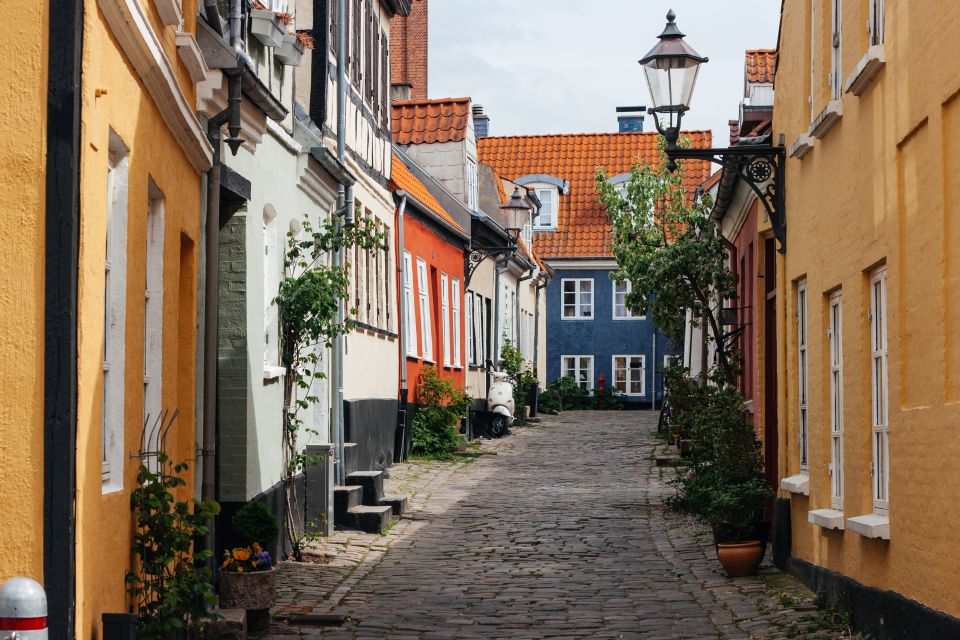 Love and Joy in Aalborg – Walking Tour for Couples - Meeting Point Information