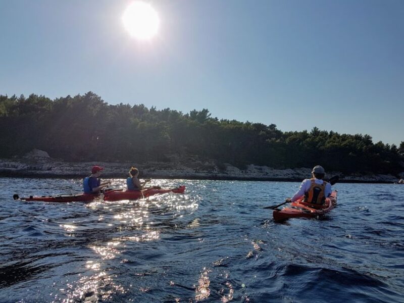 Lumbarda - Sunset Kayak Tour With a Picnic - Wine and Sweets - Tour Highlights
