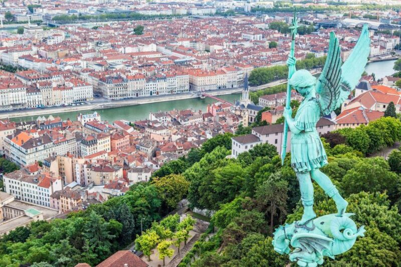 Lyon: Express Walk With a Local in 60 Minutes - Meeting Point