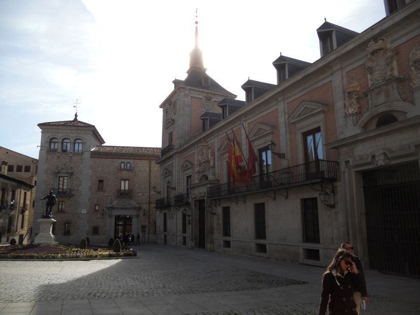 Madrid: Tour of the Historic City Center - Meeting Point and Duration