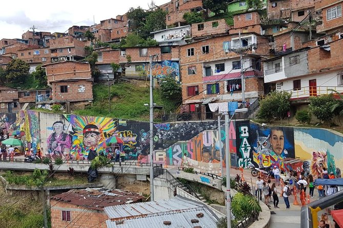 Medellín & Comuna 13 Private Tour - Vibrant Street Art