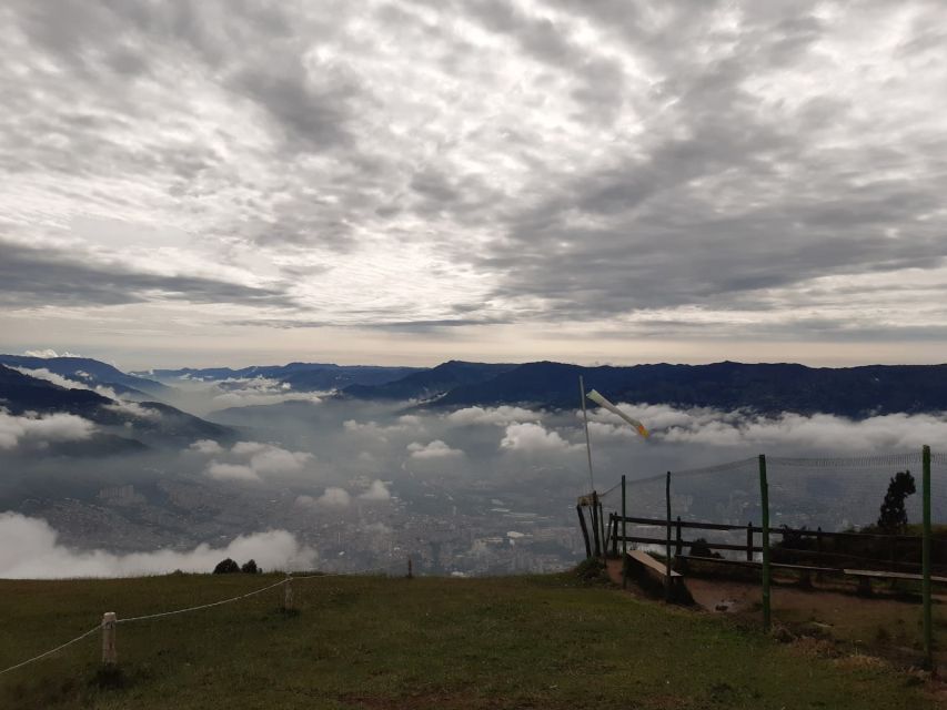 Medellín: Paragliding in the Colombian Andes - Gear and Safety Information