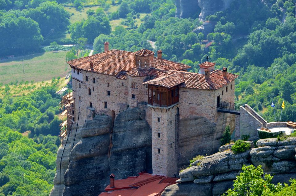 Meteora 2-Day Tour by Train From Thessaloniki - Inclusions and Amenities