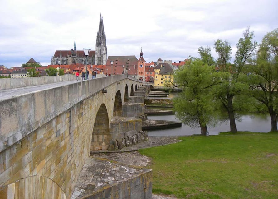 Munich to Regensburg: UNESCO World Heritage Site Regensburg - Honoring Significant Figures at Walhalla