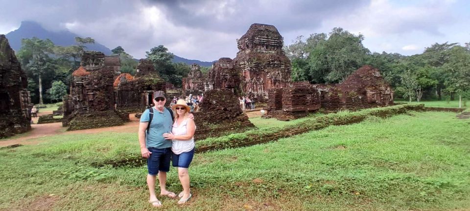 My Son Sanctuary & Hoi an With Sampan Boat Ride-Night Market - Sampan Boat Ride Experience