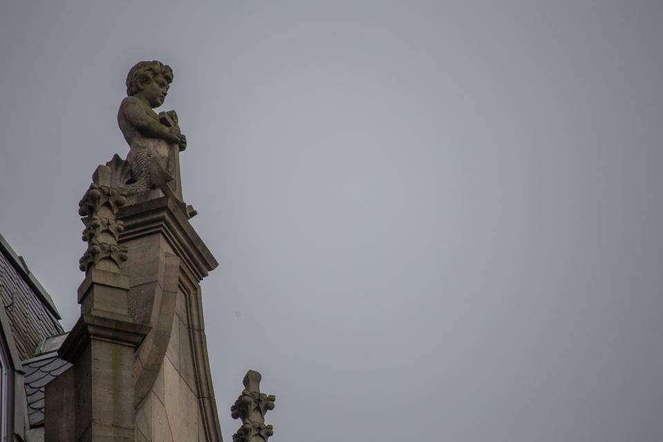 Mystical Hamburg: Walking Tour in German - Meeting Point and Accessibility