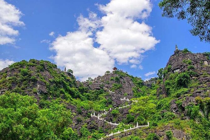 Ninh Binh Full Day Tour From Hanoi to Hoa Lu, Tam Coc, Mua Cave - Lunch Experience