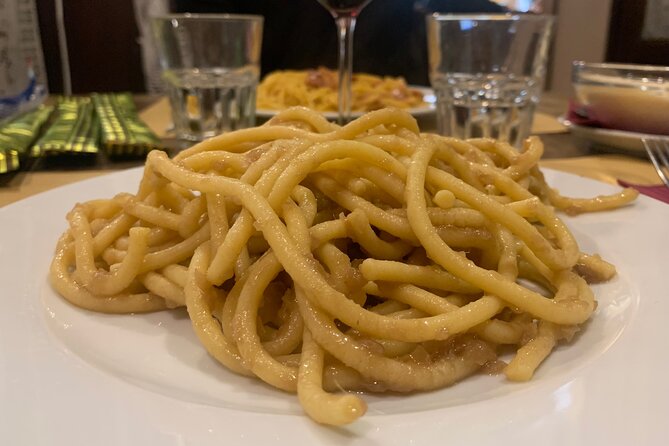 Old Taverns and Rialto Market Food Adventure (For Hungry Foodies) - Tasting Local Specialties