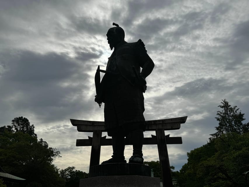 Osaka: Guided Tour of Osaka Castle Park in 90 Minutes - Meeting Point