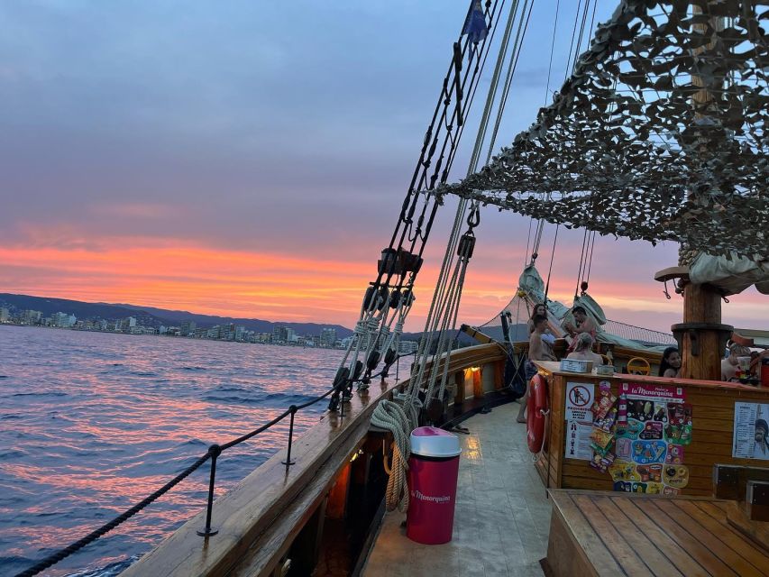 Palamós: Sunset Boat Tour With Glass of Cava - Onboard Bar and Cava Service