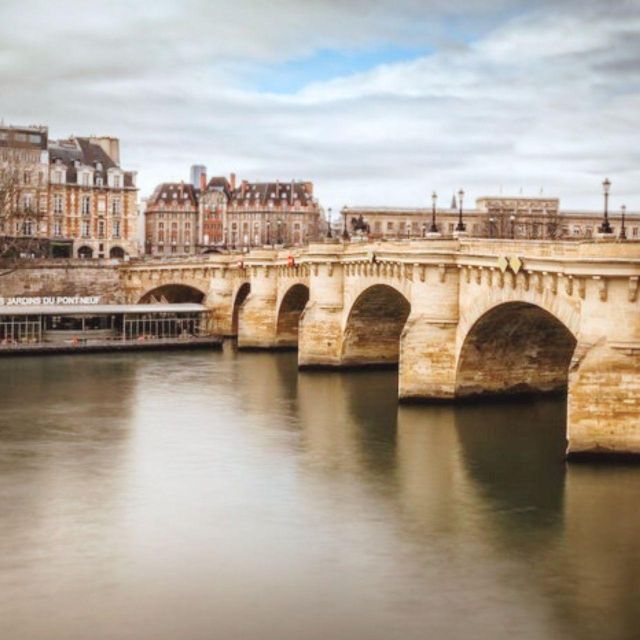 Paris: Half-Day Private City Tour - Guided Tour Experience